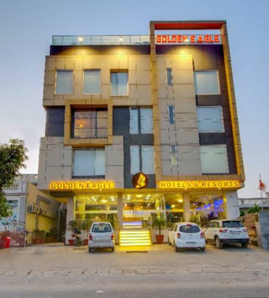 Golden Eagle Hotel luxury interior and responsive website layout